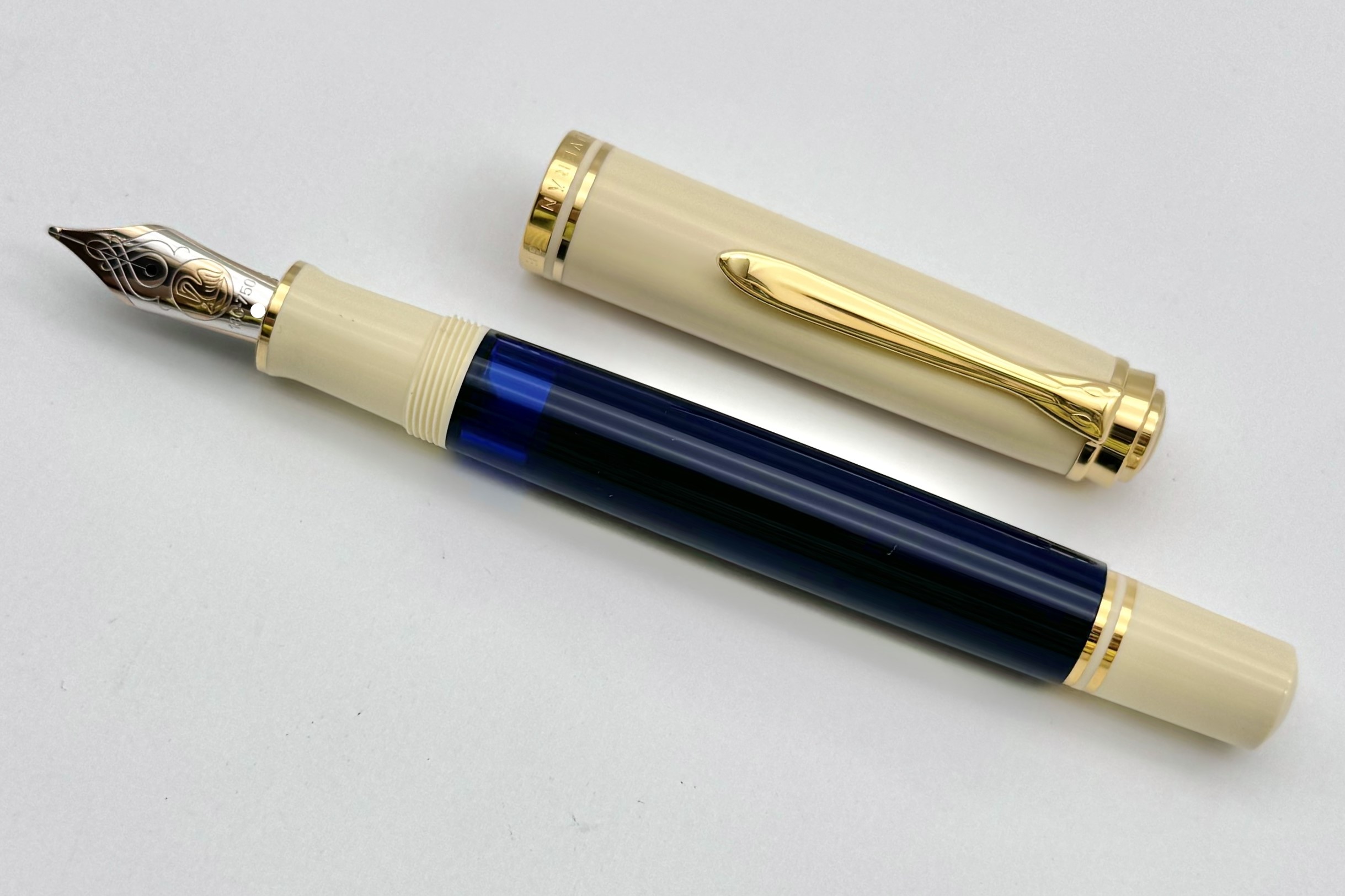 PelikanSEM800CreamBlueFP_E